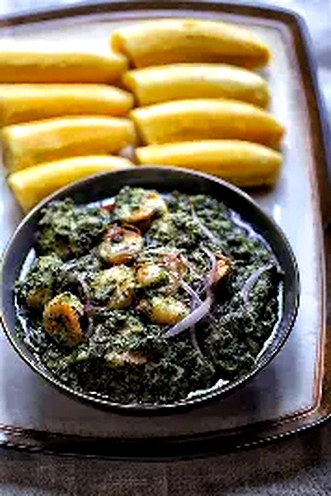 Ndolé et plantains vapeur