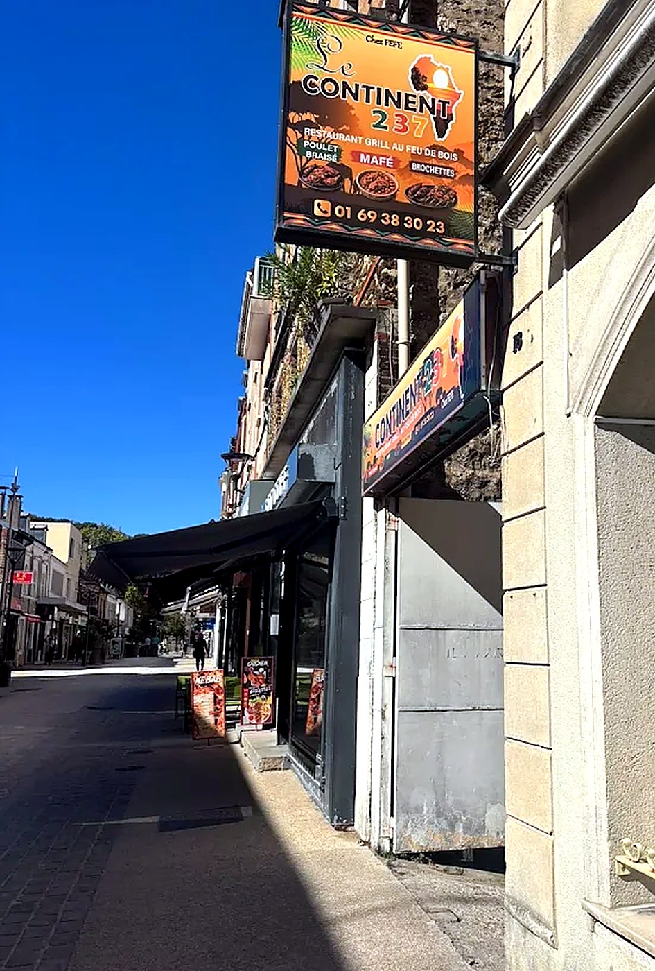 Rue de Juvisy-sur-Orge devant le restaurant